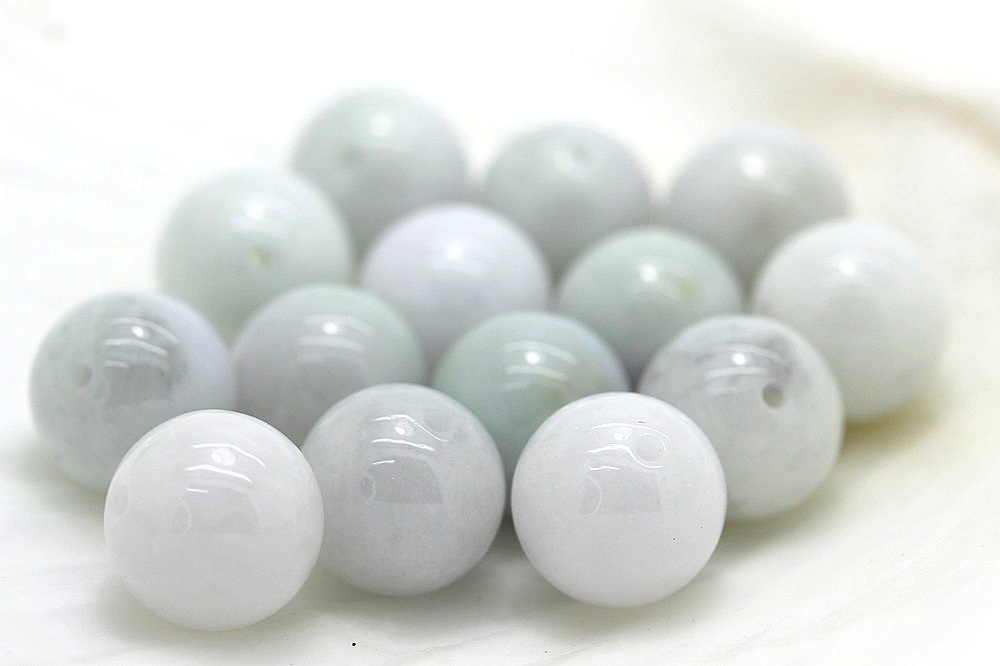 大玉！平和を呼び込む聖なるラベンダー翡翠 粒売り 約13.5ミリ 天然石 パワーストーンの画像
