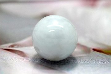 【大玉】ラベンダー翡翠 13.5mm 粒売り｜平和・癒しを呼ぶ  天然石パワーストーン 通販 ジュ・オーヴの画像