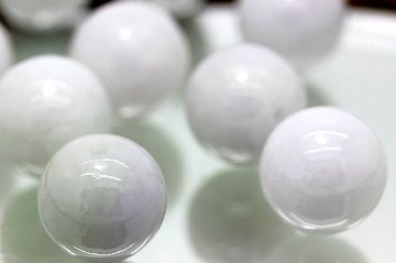 大玉！平和を呼び込む聖なるラベンダー翡翠 粒売り 約13.5ミリ 天然石 パワーストーンの画像