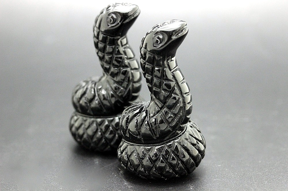 金運・健康・開運・魔除け｜ブラックオブシディアン 蛇彫刻 モチーフ置物｜天然石 パワーストーン 通販 ジュ・オーヴの画像