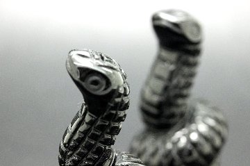 金運・健康・開運・魔除け｜ブラックオブシディアン 蛇彫刻 モチーフ置物｜天然石 パワーストーン 通販 ジュ・オーヴの画像