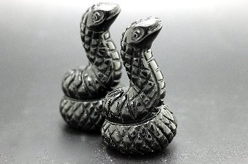 金運・健康・開運・魔除け｜ブラックオブシディアン 蛇彫刻 モチーフ置物｜天然石 パワーストーン 通販 ジュ・オーヴの画像