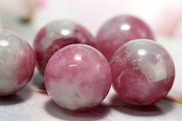 魅了する！愛と情熱をもたらす シャルマン（ルベライト入りピンクトルマリンシリカAAA） 約14〜14.5mm 大玉 粒売り 天然石 パワーストーン 通販 ジュ・オーヴの画像