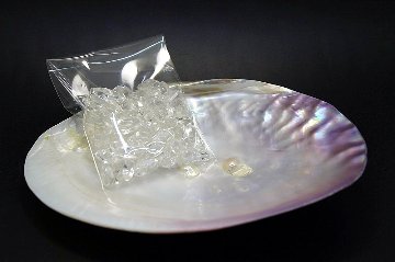 天然石パワーストーンの浄化におすすめ 🌙✨  イケチョウ貝 × 水晶さざれ石セット 天然石 パワーストーン 通販 ジュ・オーヴの画像