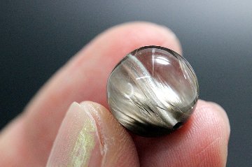 ＜完売＞【1石限定】金運の頂点へ導くプラチナルチルクォーツ 約12mm｜成功・人脈・魂の成長をもたらす奇跡のルチル｜天然石パワーストーン通販 ジュ・オーヴの画像