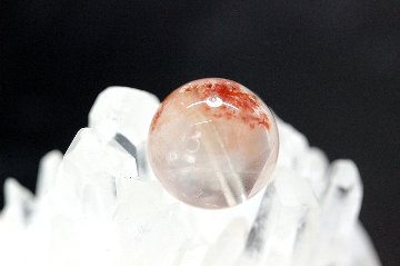 魅惑と金運を引き寄せるレッドラビットファークォーツ ―粒売り 約12mm｜天然石パワーストーン通販 ジュ・オーヴの画像