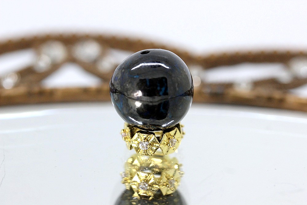 ＜完売＞邪気を砕き、運命を切り拓く――神鋼の守護石 アイアンクリソコラ ヘマタイト共生 粒売り 約12.5mm 天然石パワーストーン通販 ジュ・オーヴの画像