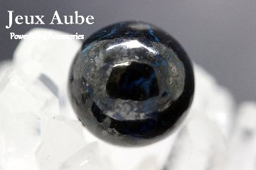 ＜完売＞邪気を砕き、運命を切り拓く――神鋼の守護石 アイアンクリソコラ ヘマタイト共生 粒売り 約12.5mm 天然石パワーストーン通販 ジュ・オーヴの画像