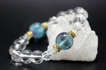 天使の羽が舞う癒しの光 エンジェルフェザーフローライト＆水晶ブレスレット｜ヒーリング・スピリチュアル・直感力アップ 天然石パワーストーン通販 ジュ・オーヴの画像