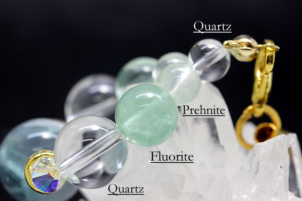 Celestial Wing セレスティアル・ウィング ストラップ（エンジェルフェザーフローライト・フローライト・プレナイト・水晶）天使の羽が導く 癒しと真実の光 守護ストラップ 天然石パワーストーンの画像