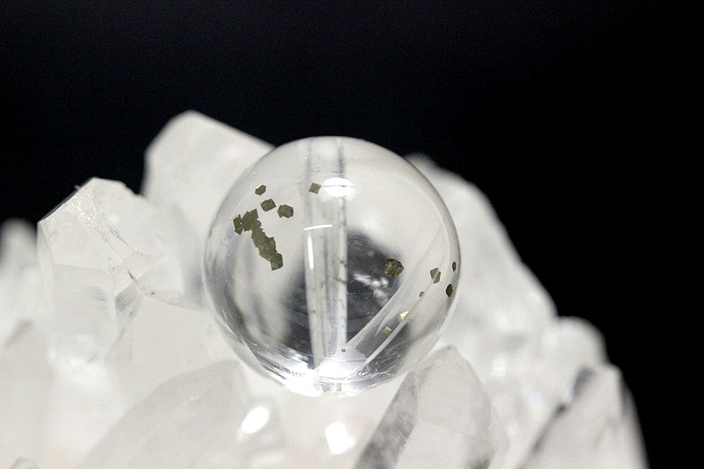 【完売】黄金の運命を呼び覚ます マーカサイトインクォーツ 粒売り 約12mm｜天然石パワーストーン通販 ジュ・オーヴの画像