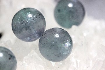 ドラゴンズ・フォーチュン・コア （パイライトインフローライト） 約14mm 大玉｜金運財運・魔除け・邪気祓いの希少石｜天然石パワーストーン通販 ジュ・オーヴの画像