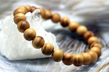 ヒマラヤ杉 健康 癒し 魔除けブレスレット 約9-9.5mm｜天然石パワーストーン通販 ジュ・オーヴの画像