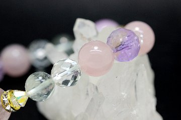 【恋人到来の予感】愛される運命を引き寄せる ストロベリークォーツ×クンツァイト デザインブレスレット｜恋愛成就・良縁・結婚運・魅力アップ｜天然石パワーストーン通販 ジュ・オーヴの画像