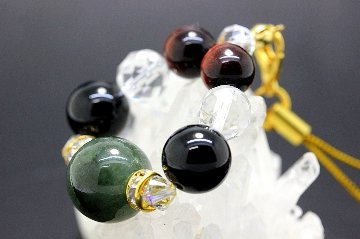 【翠の守護】仕事の邪気を跳ね返す グリーン本翡翠×オニキス×レッドタイガーアイ  天然石お守りストラップ｜天然石パワーストーン通販 ジュ・オーヴの画像