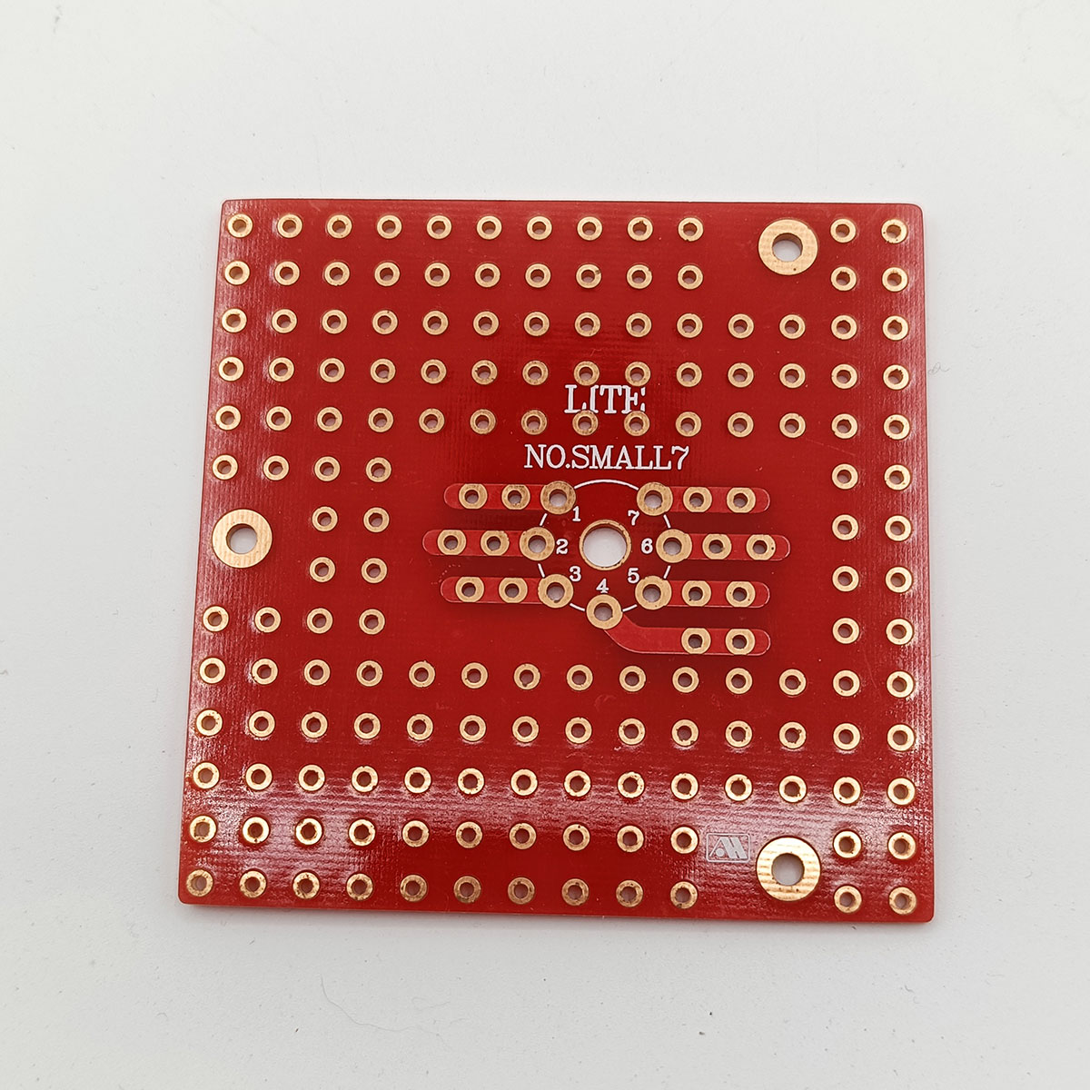 MT7ピン用ユニバーサル基板の画像