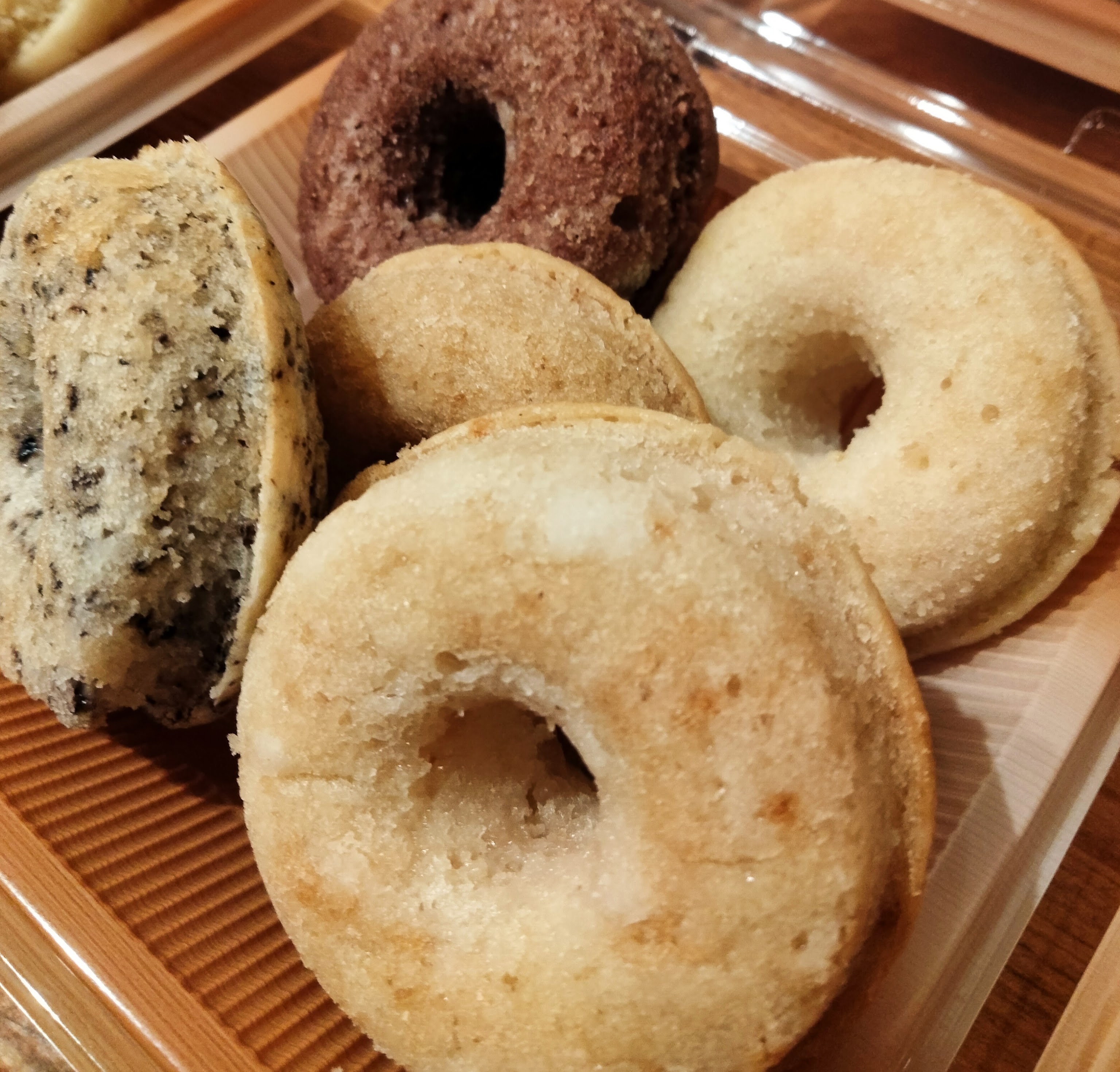 グルテンフリーお米ととうふの焼きどーなつ　和輪（わわ）　塩きなこ　他の画像