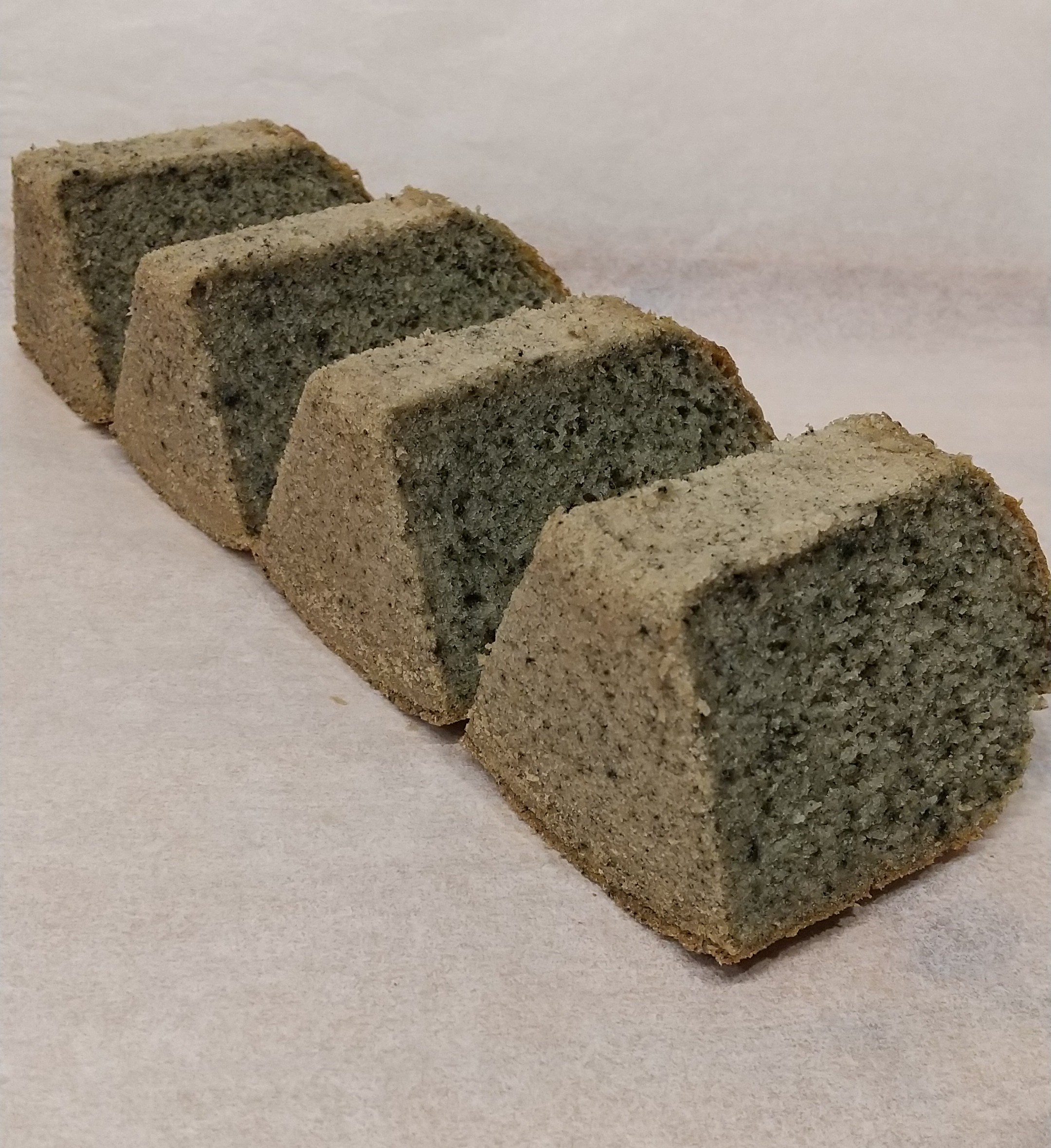 グルテンフリー　もっちもちお米しふぉんsiffone　竹炭の画像