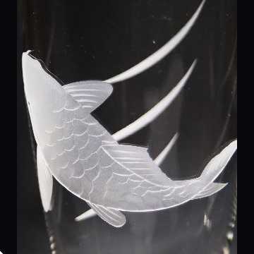 蕨硝子　鯉のビアグラス　クリアーガラス　サンドブラスト彫刻加工　の画像