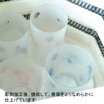 名入れ商品　ネコのタンブラー　ペアセット　ブルー色　ラスターガラス　蕨硝子画像