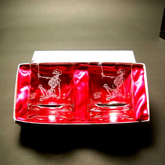 骸骨の花火見立 名入れ　クリアーロックグラスペアセット　蕨硝子　河鍋暁斎シリーズ　　の画像