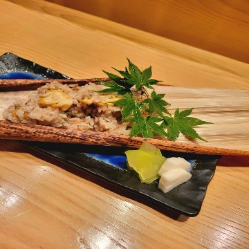 貝の旨みたっぷりご褒美の「あわびご飯」２個入りの画像