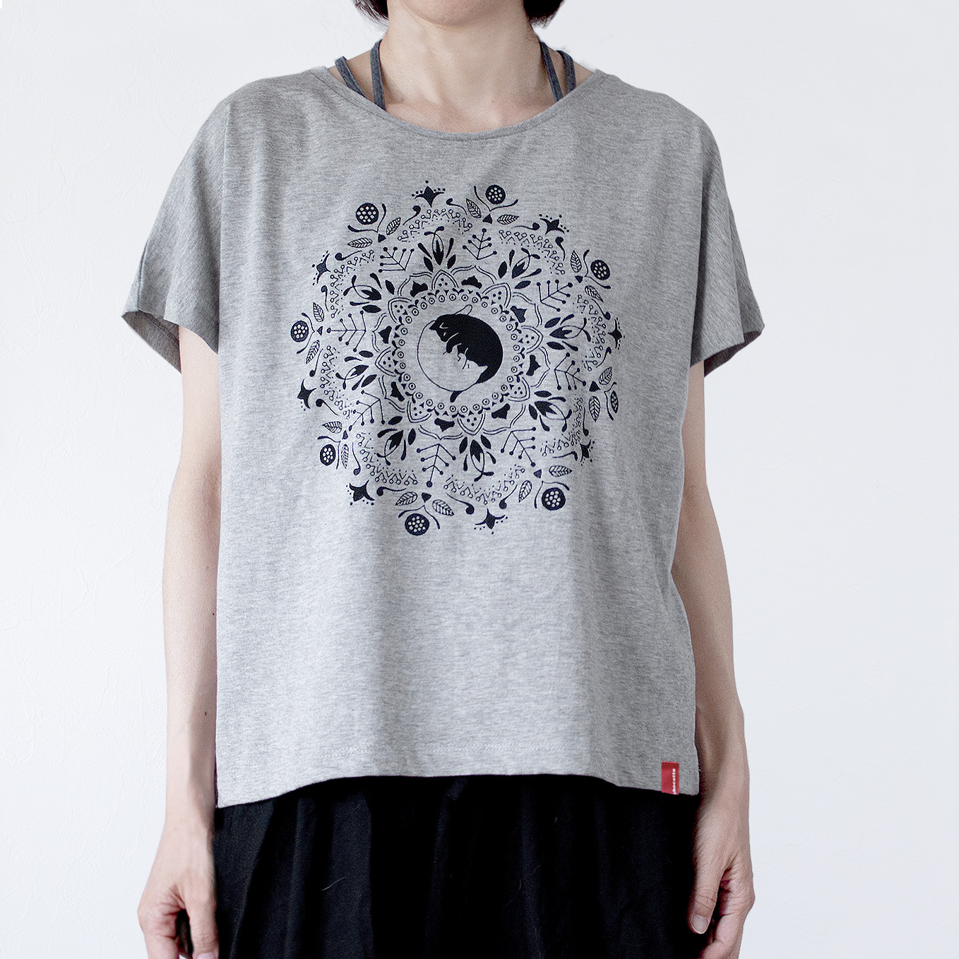 ねこの曼荼羅Tシャツ（グレー）の画像