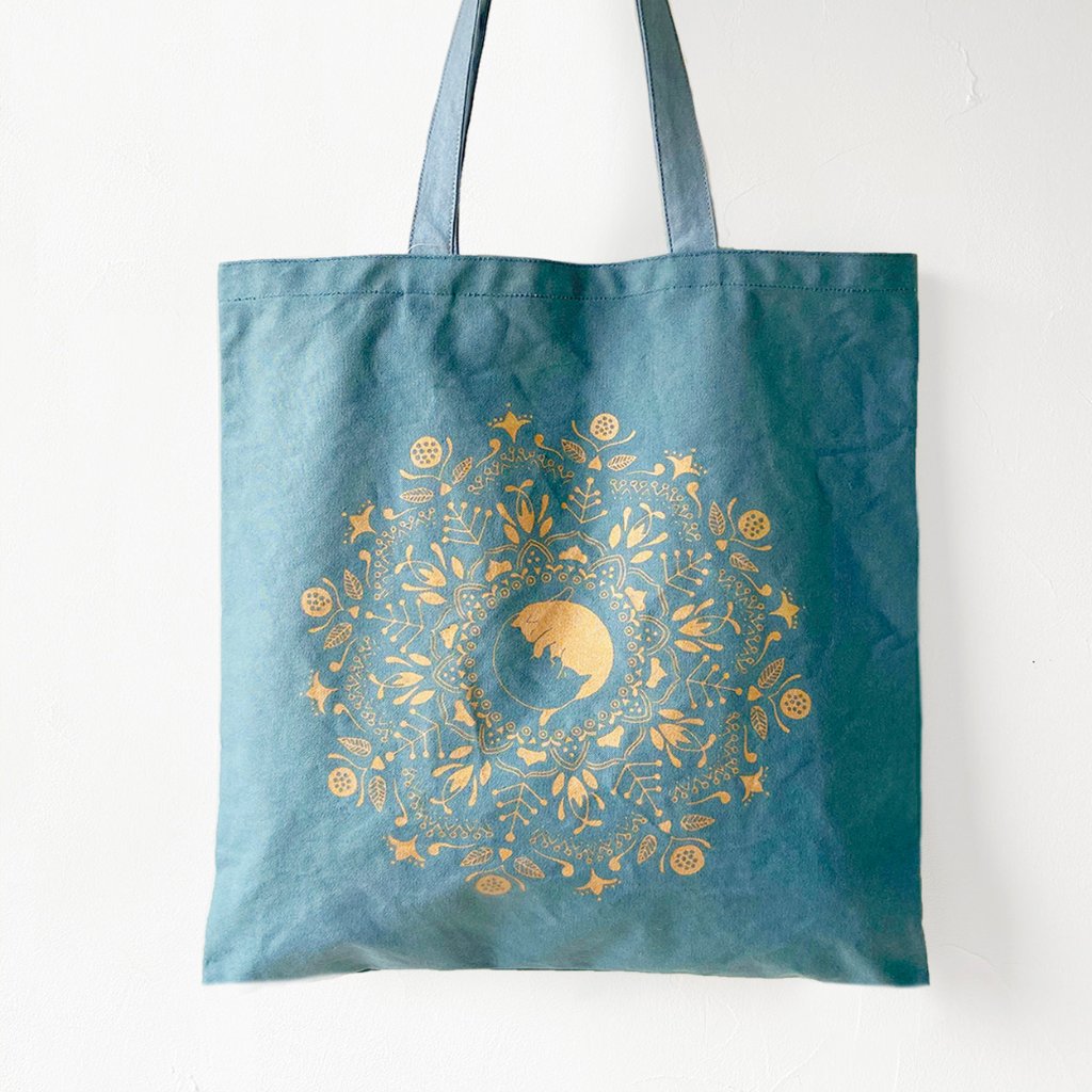 洗い帆布のビッグトート（ねこの曼荼羅・ターコイズ）の画像