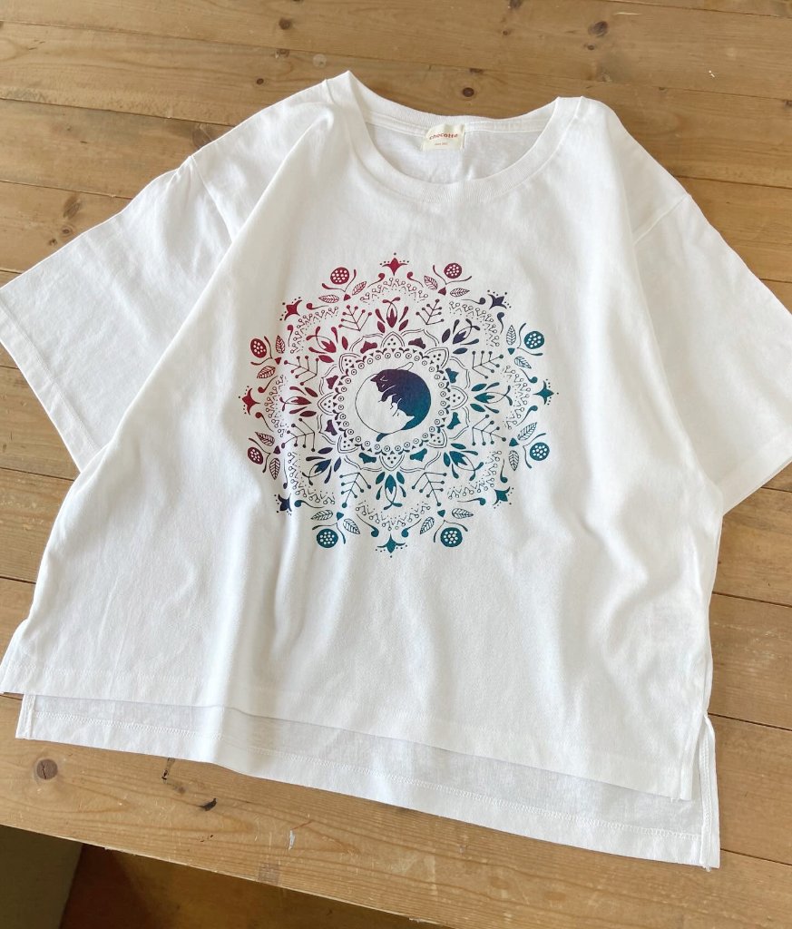 【販売再開しました】ねこの曼荼羅ビッグシルエットT（白xグラデ）の画像