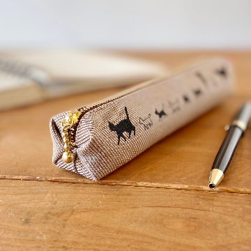 ねこ家族のペンケース（ライトブラウン）の画像