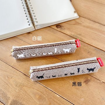 ねこ家族のペンケース（ライトブラウン）の画像