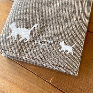 ねこ家族のブックカバー（ライトブラウン）の画像