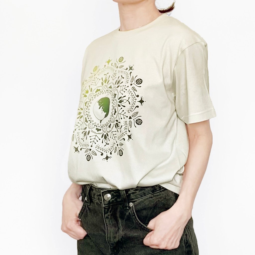 ねこの曼荼羅Tシャツ（グラデーション）黄緑の画像