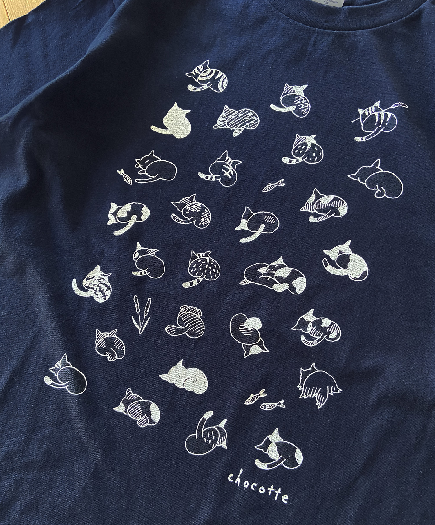 ねこのおしり・ロンT（ネイビー）の画像