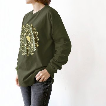 （訳ありSALE）ねこの曼荼羅ロンT（アーミーグリーン）Mサイズの画像