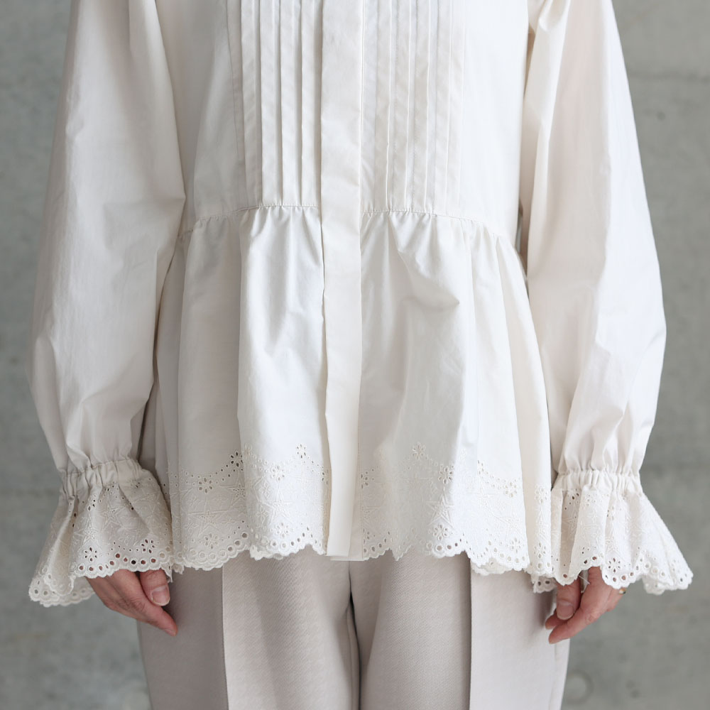 『Stella scallop』 stand collar tuck blouse　ECRU画像