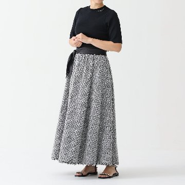『Feather jacquard』 circular long skirt MONOTONE画像