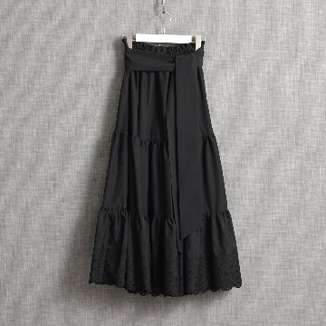 『Stella scallop』 tiered skirt BLACK画像