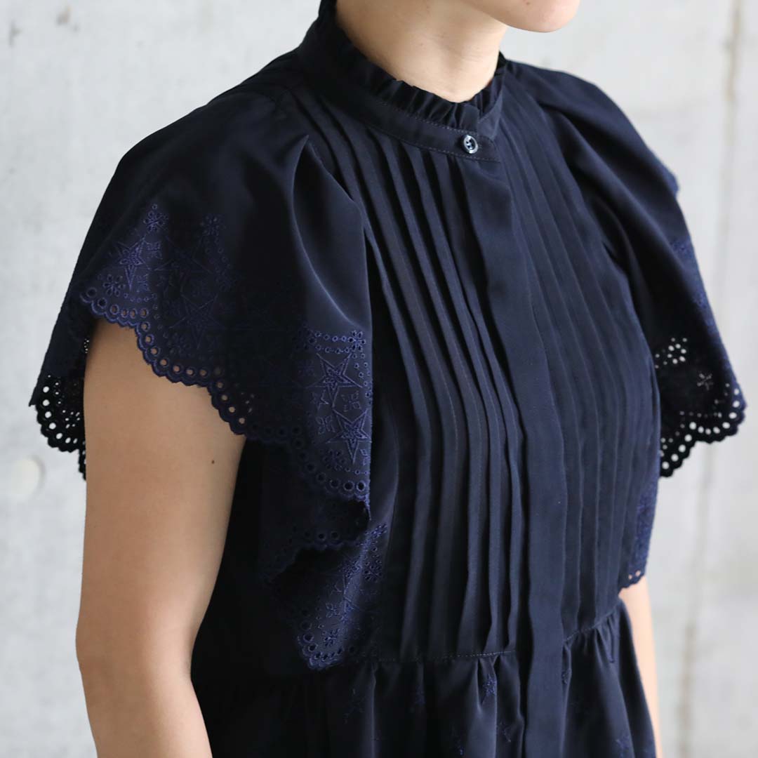 『Stella scallop』 flare sleeve blouse NAVY画像