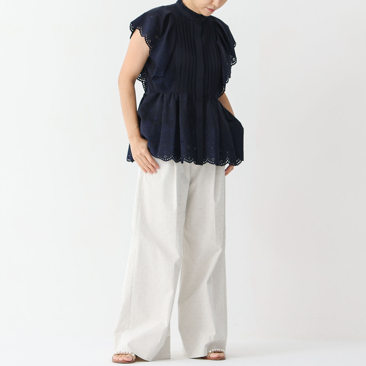 『Stella scallop』 flare sleeve blouse BLACK画像
