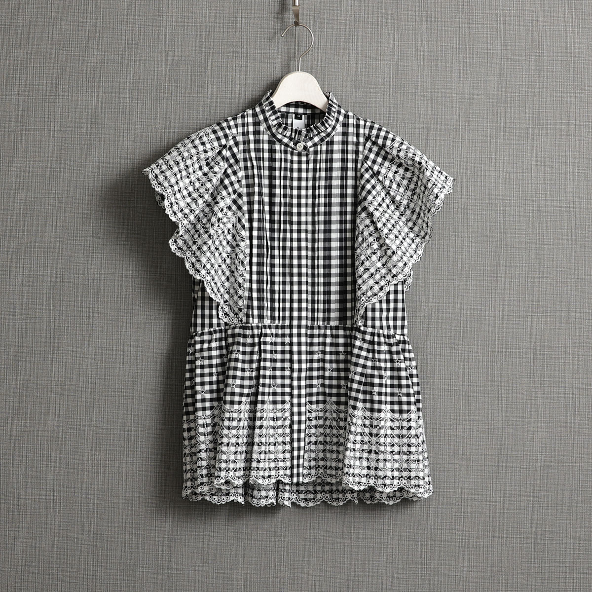 『Stella scallop』 flare sleeve blouse WHITE×BLACK画像