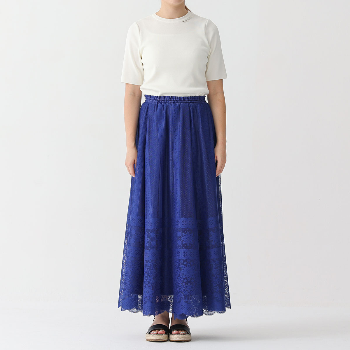 『Trellis lace』 suspenders tuck long skirt BLUE画像