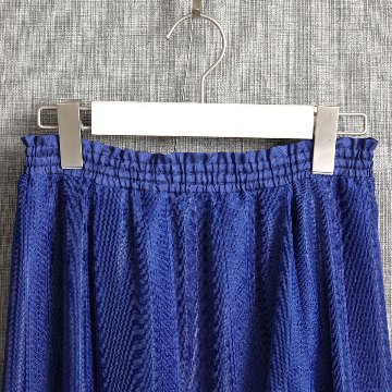 『Trellis lace』 suspenders tuck long skirt BLUE画像