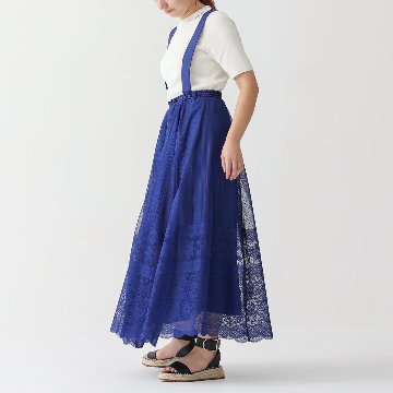 『Trellis lace』 suspenders tuck long skirt BLUE画像