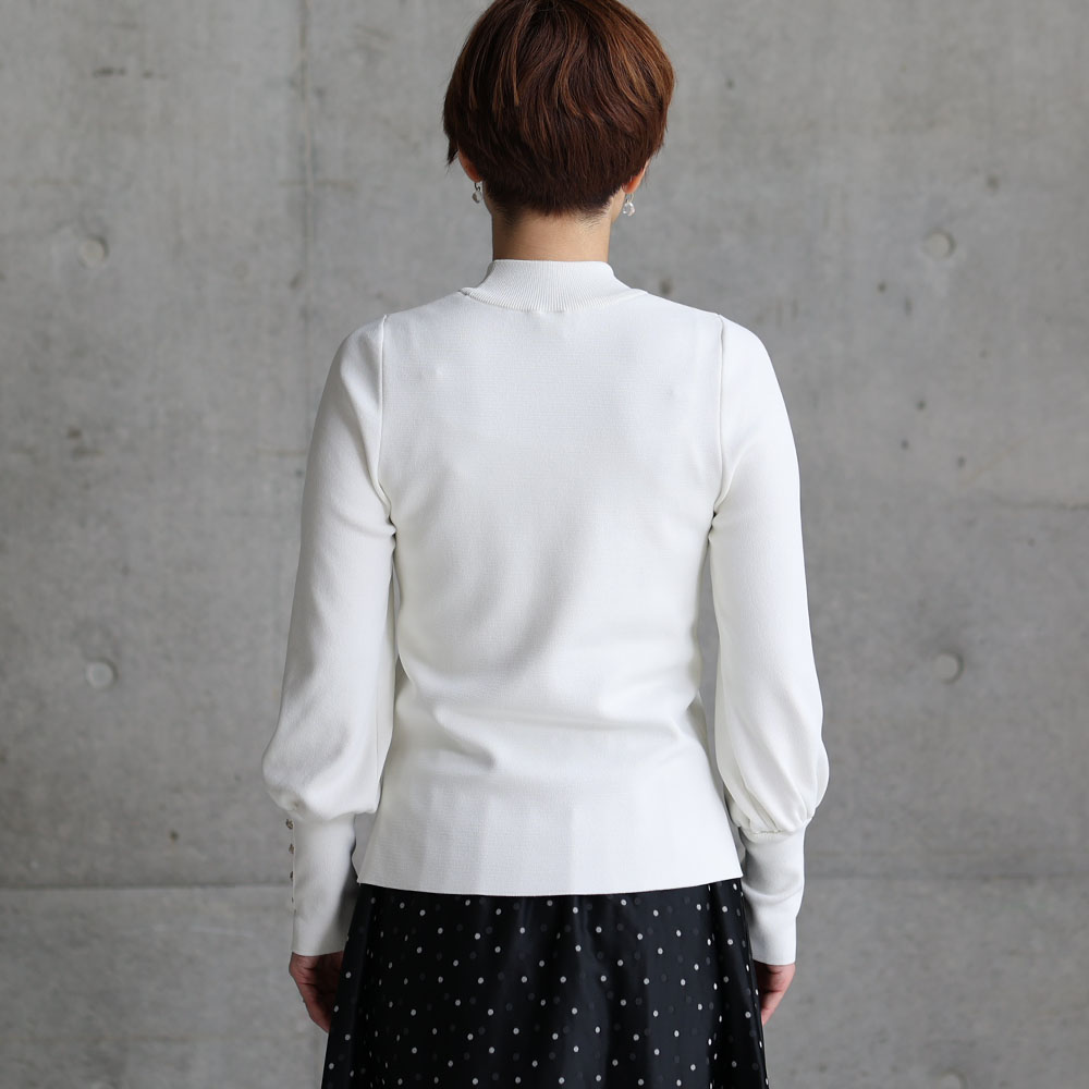 『Earring cuffs　knit』 High-neck knit　WHITEの画像