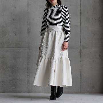 『Earring cuffs　knit』 High-neck knit　WHITE×BLACKの画像