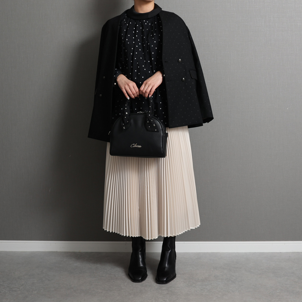 『Petite lumière』 Roll-collar blouse BLACK×WHITEの画像