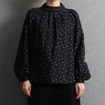 『Petite lumière』 Roll-collar blouse BLACK×WHITEの画像