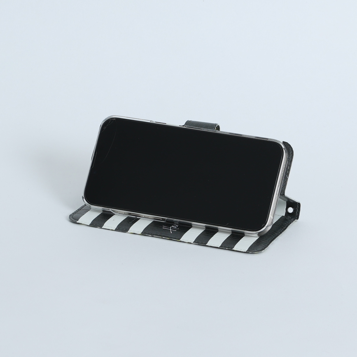 11月下旬お届け予定ご受注商品『HALLO　WHITE×BLACK』 Android notebook type case画像