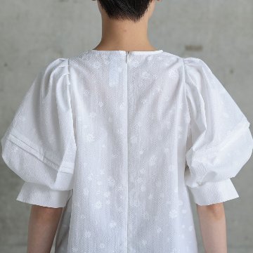 『Bellis』 big sleeve blouse WHITE画像